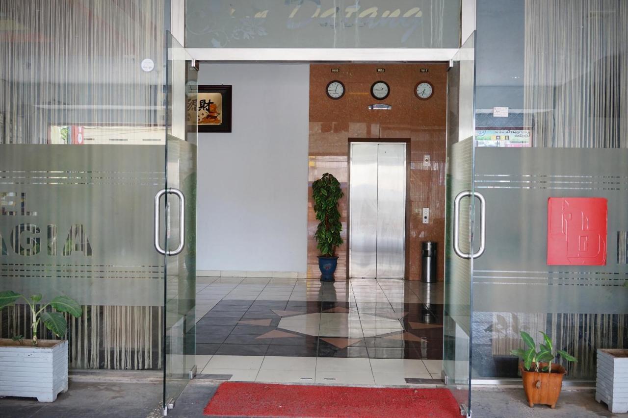 Oyo 2291 Hotel Bahagia Макасар Екстер'єр фото