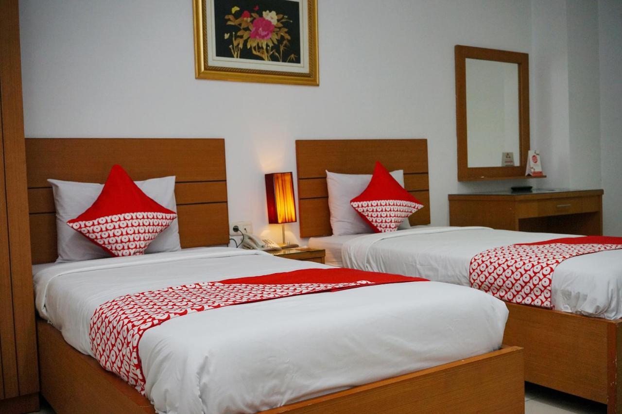 Oyo 2291 Hotel Bahagia Макасар Екстер'єр фото