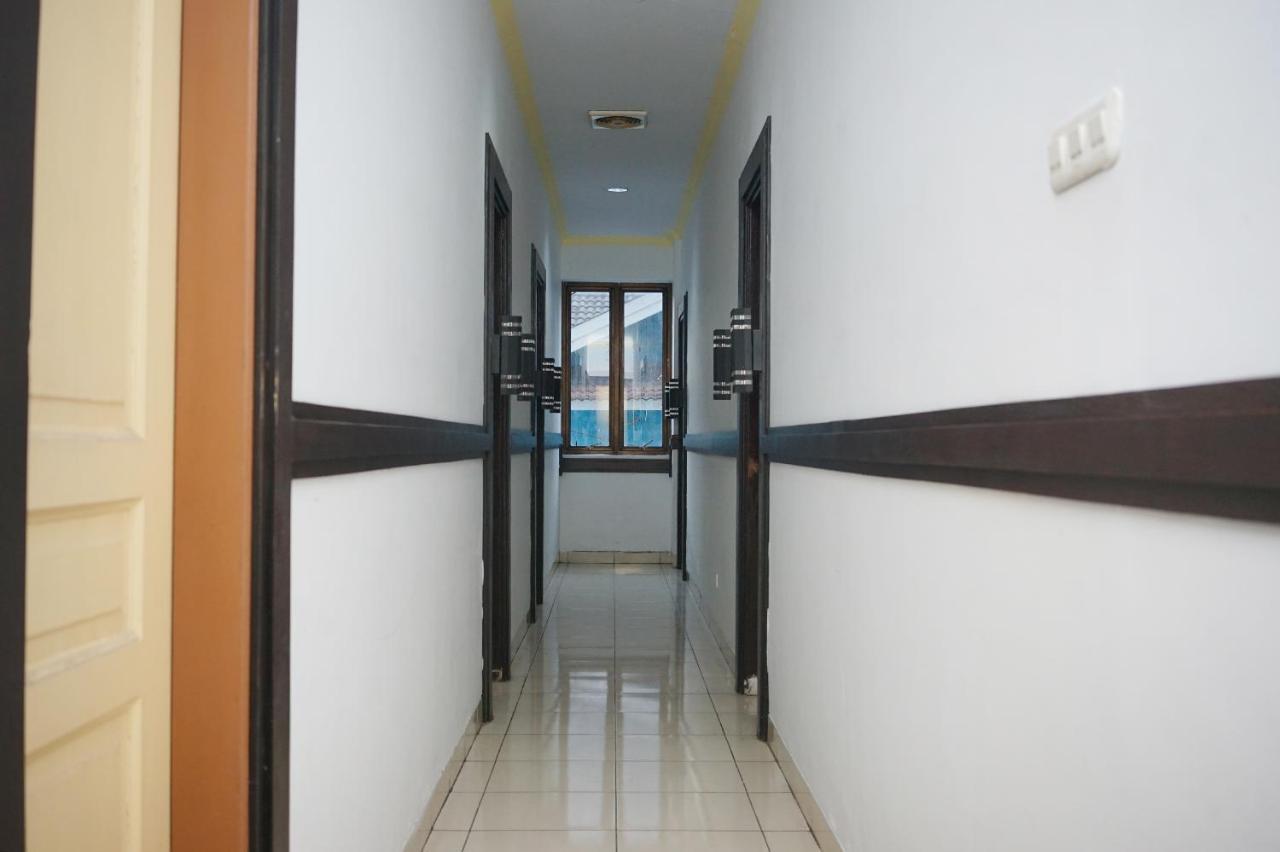 Oyo 2291 Hotel Bahagia Макасар Екстер'єр фото
