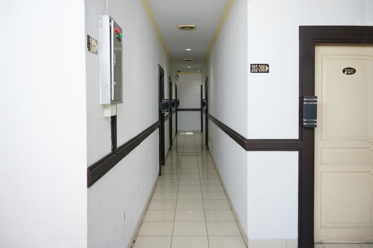 Oyo 2291 Hotel Bahagia Макасар Екстер'єр фото
