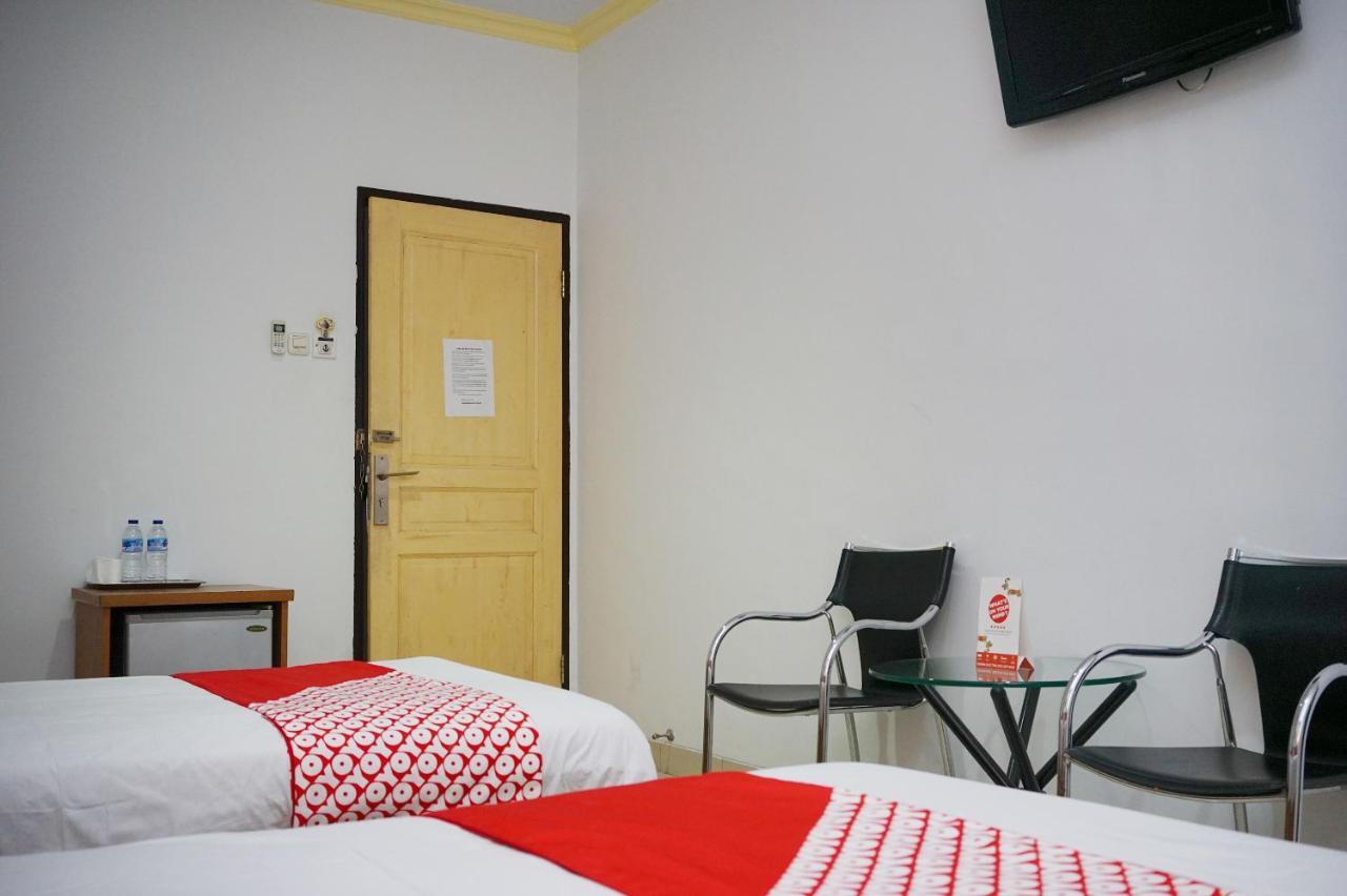 Oyo 2291 Hotel Bahagia Макасар Екстер'єр фото
