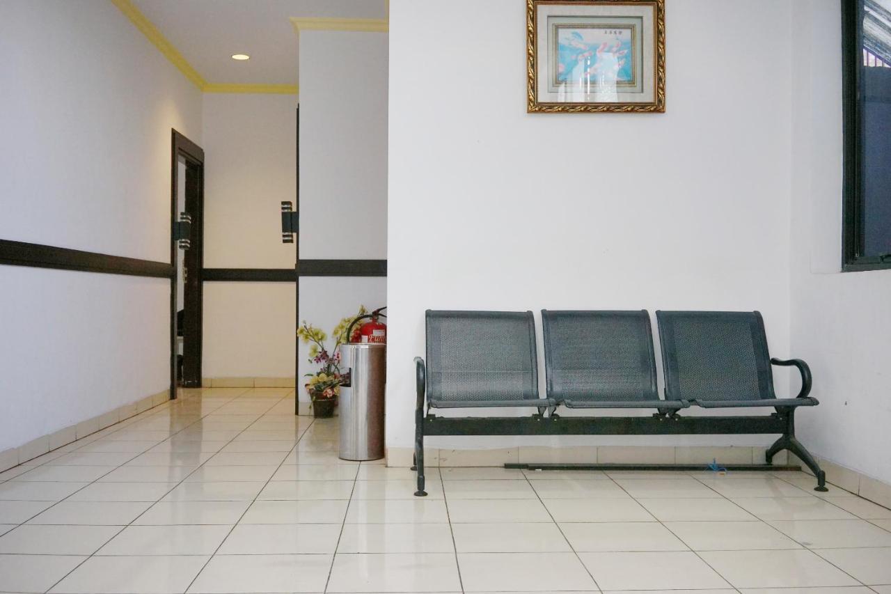 Oyo 2291 Hotel Bahagia Макасар Екстер'єр фото
