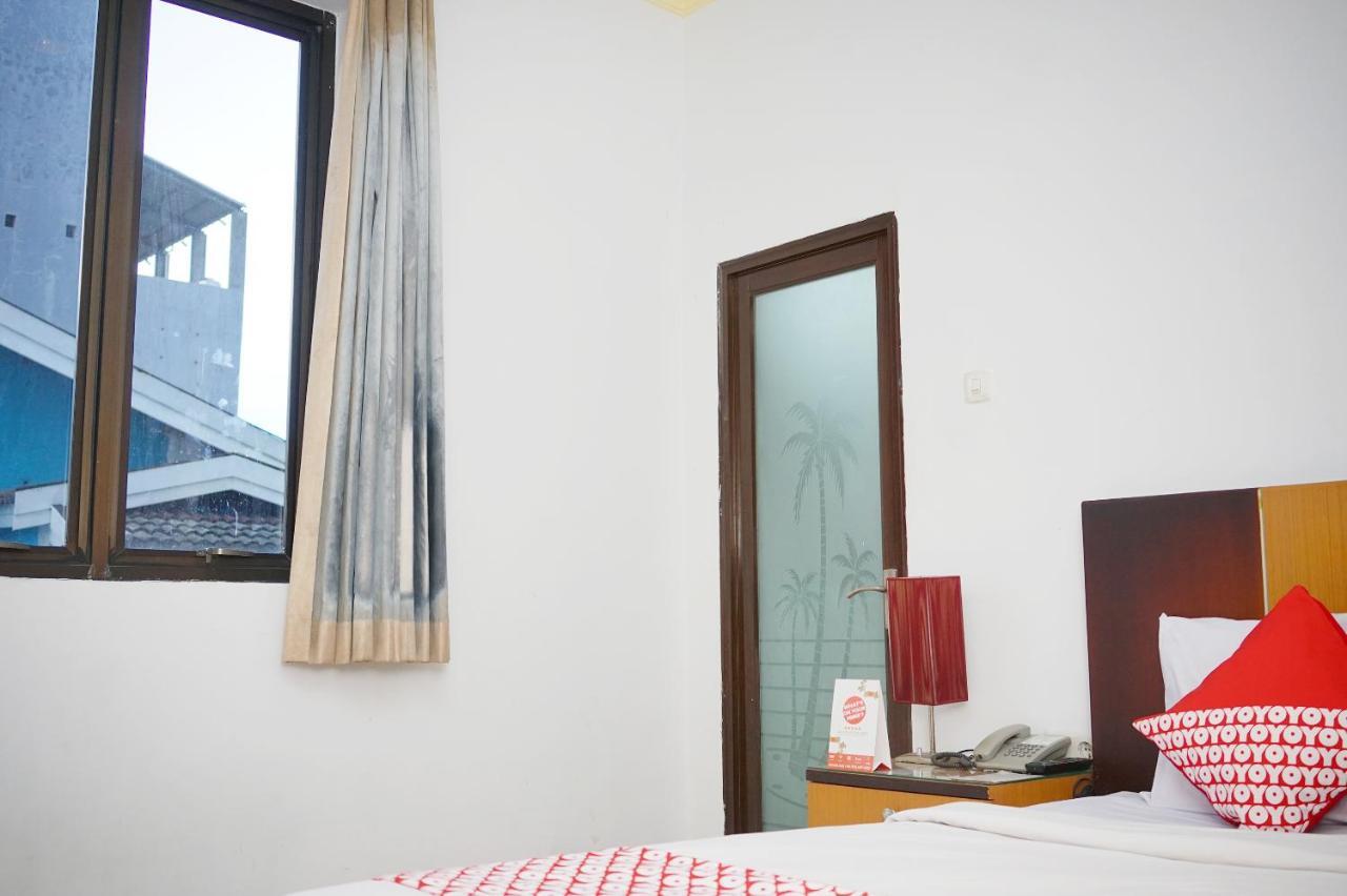 Oyo 2291 Hotel Bahagia Макасар Екстер'єр фото