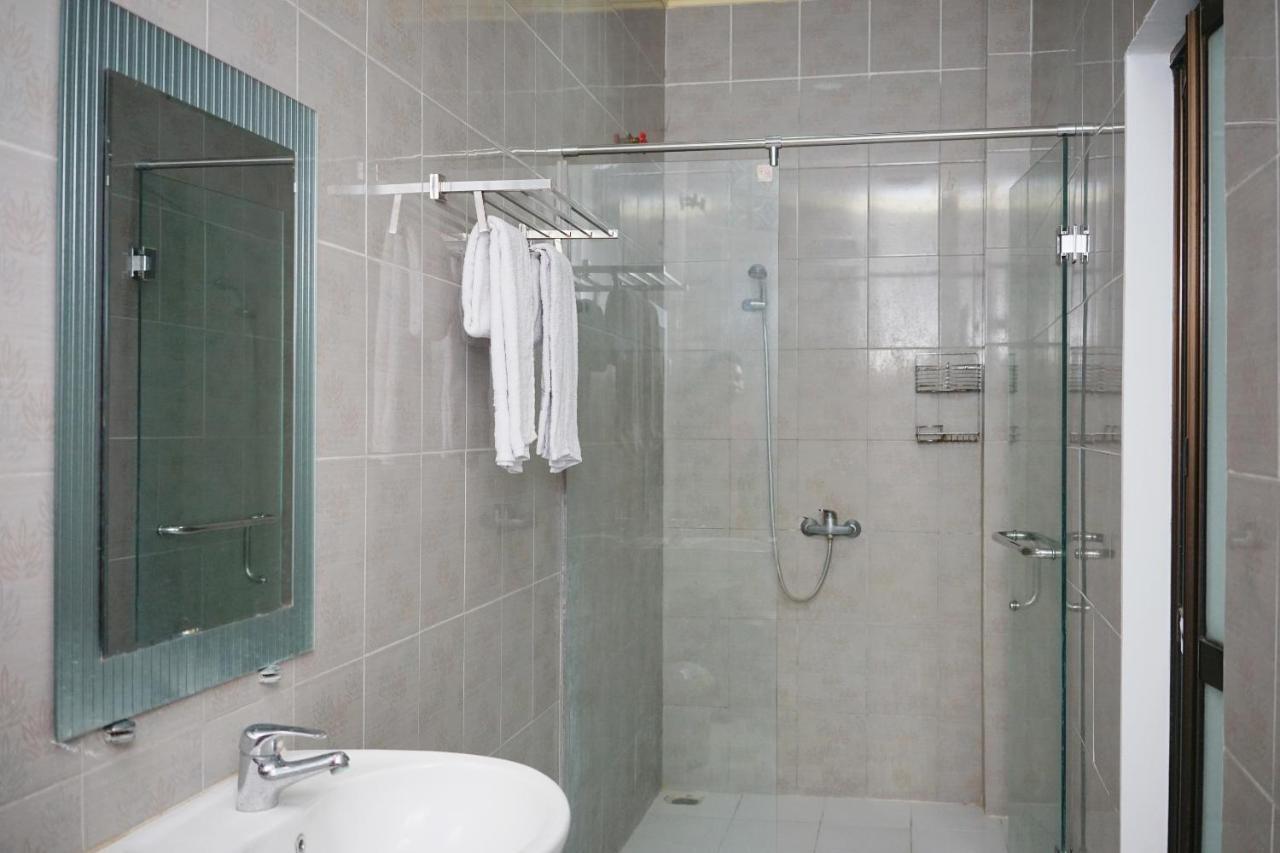 Oyo 2291 Hotel Bahagia Макасар Екстер'єр фото